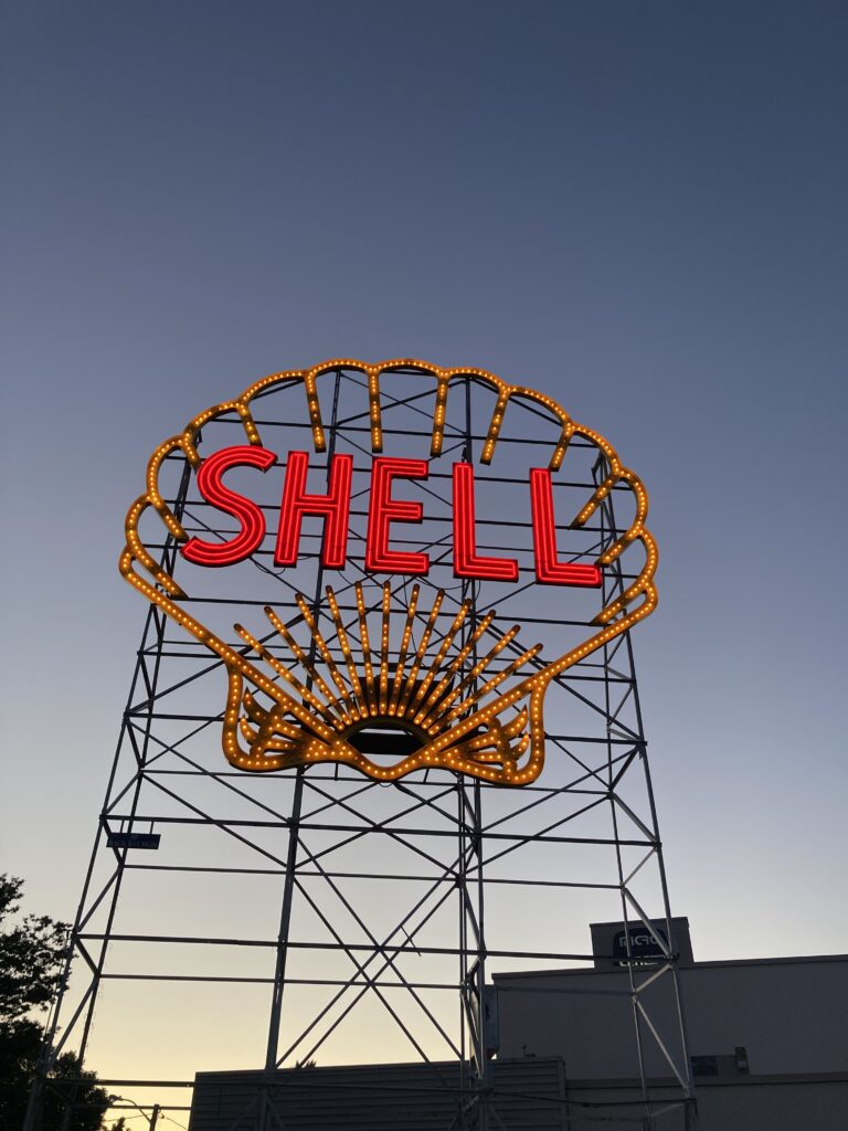 Shell Oil neon sign, Cambridge, WA