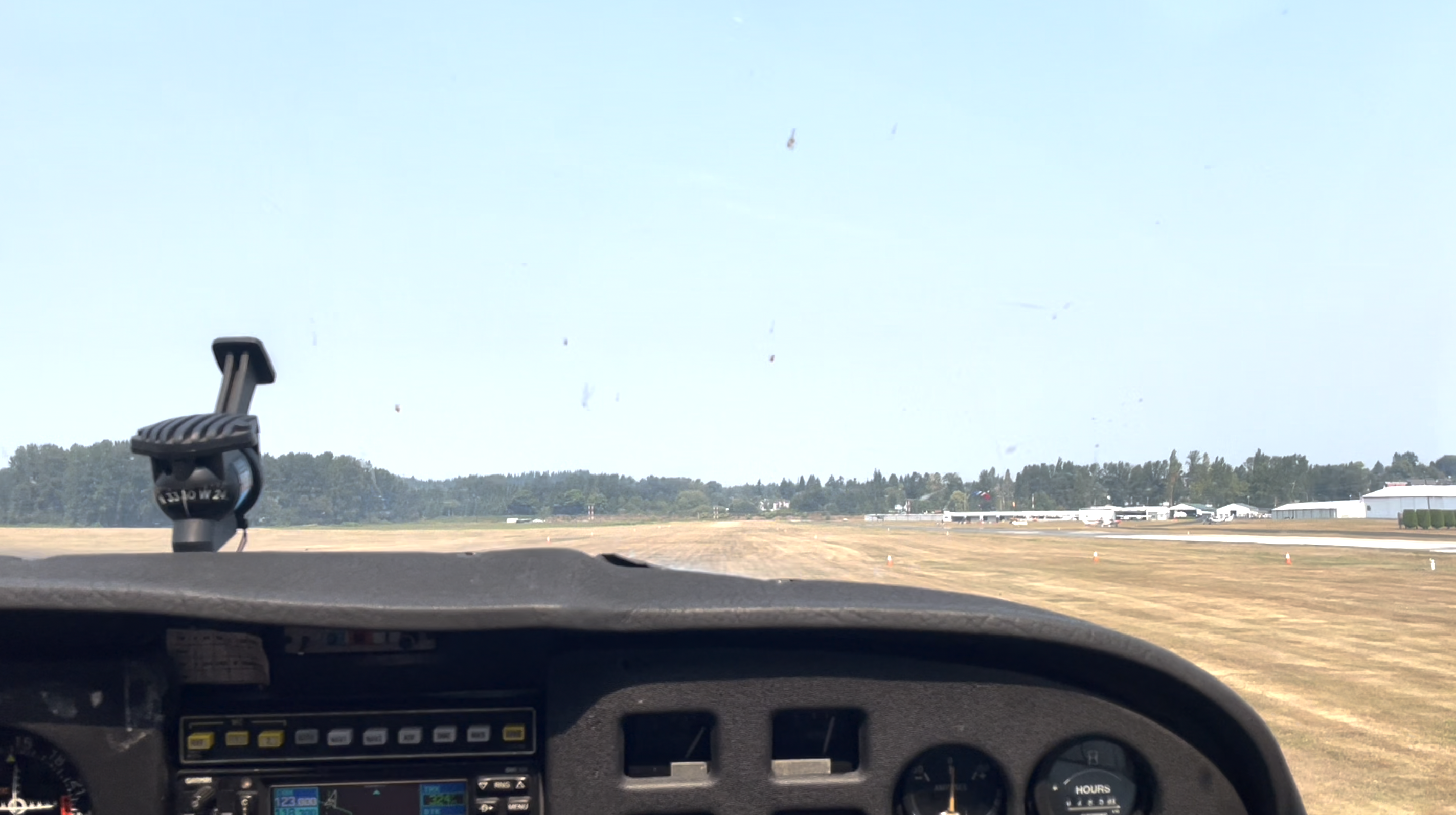 Takeoff roll on grass runway 33L at Harvey Field (S43), Snohomish, WA in a Cessna 172